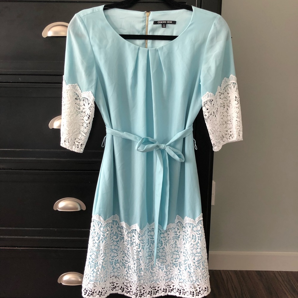 Gianni Bini blue lace dress